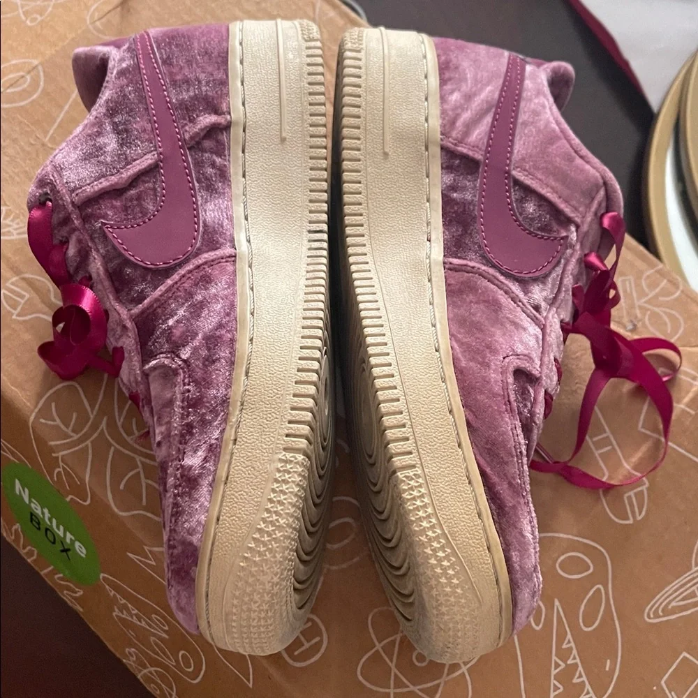 Nike Air Force 1 Low Crushed Velvet Youth 4 Tea Berry 849345-501